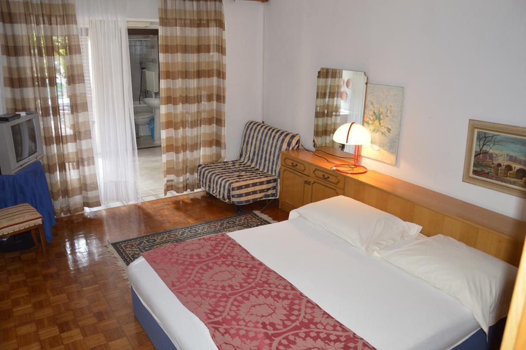 Hous Mira Apartment Porec Room photo